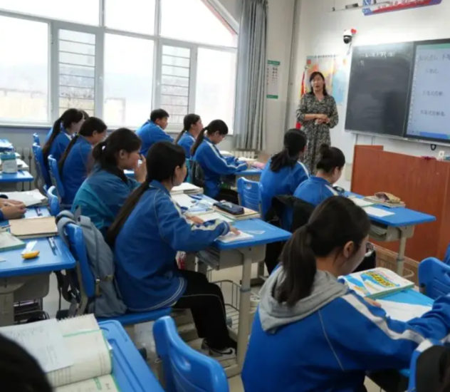 数字化建立让村庄教师足不出校就能经过同步直播参加高质量教